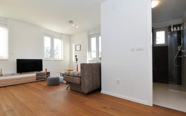 Apartment Nata - free parking A1 Murter, Island Murter