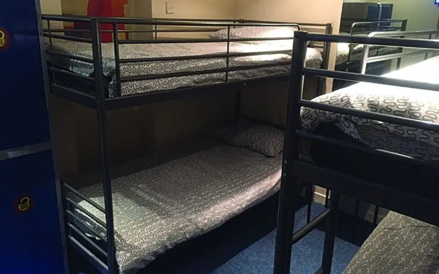 Bobby's Bunkhouse - Hostel