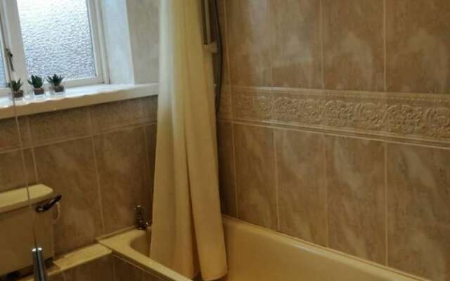 Spacious Luxury 2 Double Bedroom Flat in Newcastle