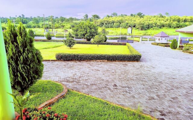 Renajoe Exclusive Centre