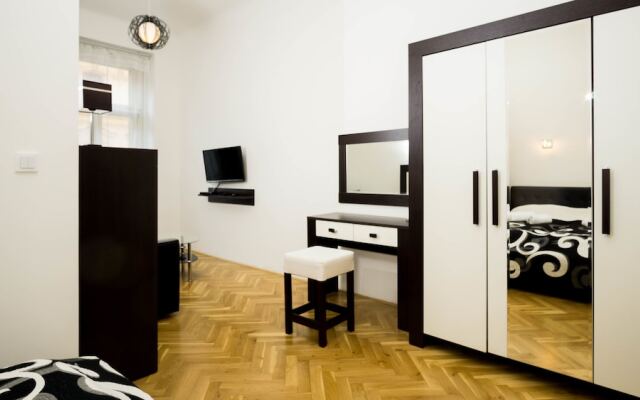 Black & White Apartment by Wenceslas Sq.