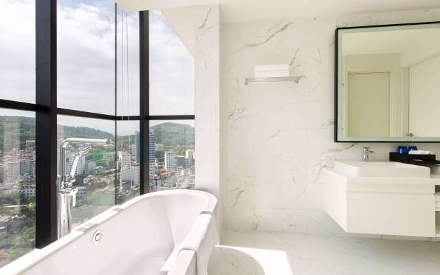 Hotel Soleil Ha Long, Trademark Collection by Wyndham