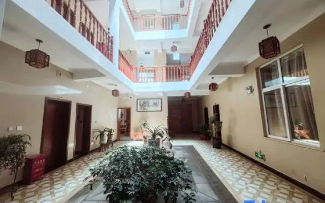 Orange City Hotel No. 2 (Zhongyi Market, the Old Town of Lijiang)