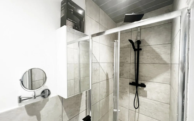 Erin Court Mansion -Suite 11