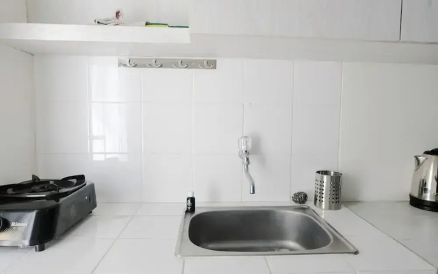 Homey 1Br Apartment With Extra Room At Parahyangan Residence