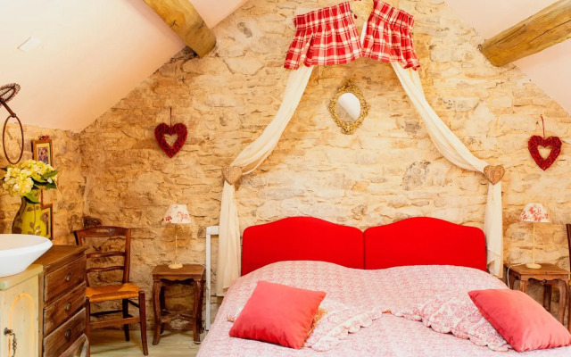 Charming And Romantic Domain With 5 Gites