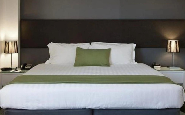 Rendezvous Hotel Perth Central – Guest Rooms – Perth