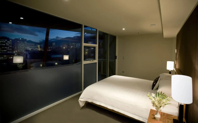 Sullivans Cove Apartments