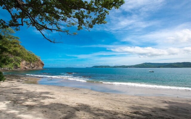 2-bedroom Beachfront Condo With Pool
