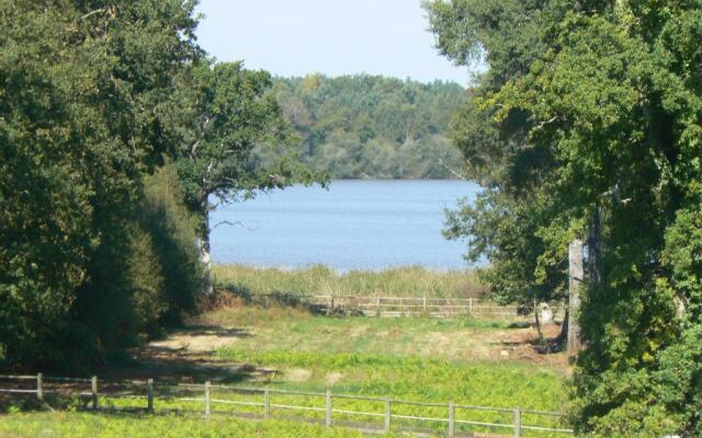 Domaine De Mont Evray