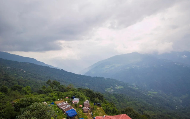 Taktse Continental by OYO Rooms