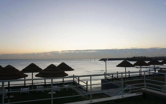 Al Kout Beach Hotel