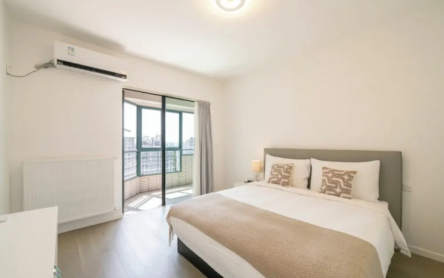 Tyms Elegant 4BR 2BA Apt Xujiahui Malls