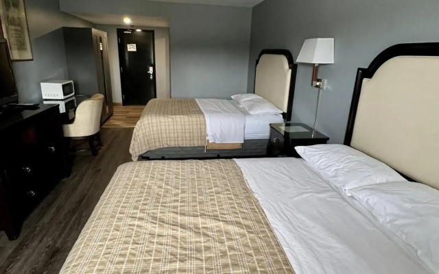 HWY 17 Hotel