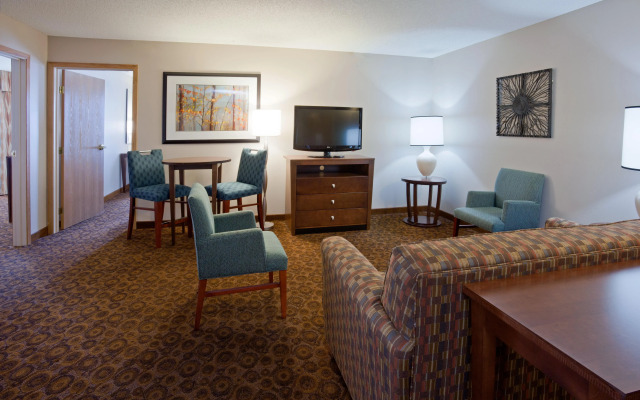 Holiday Inn Express Hotel & Suites St. Cloud by IHG