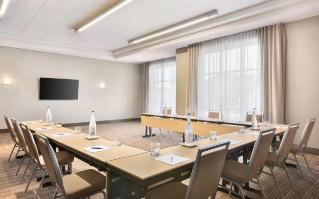 Four Points by Sheraton Fargo Medical Center