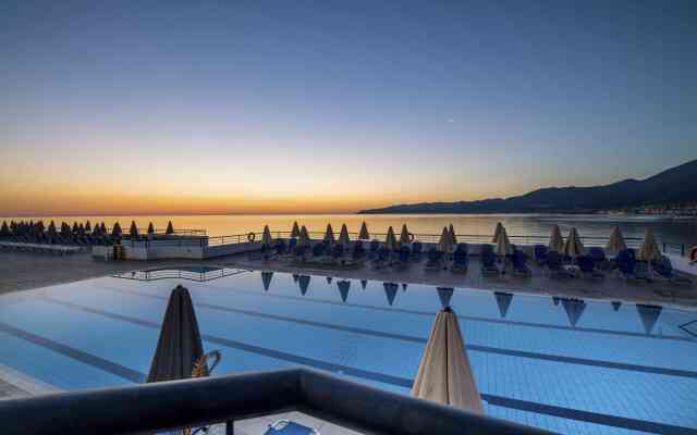 Horizon Beach Hotel