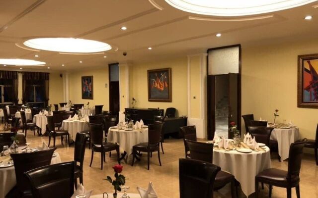 Desalegn Hotels And Resort