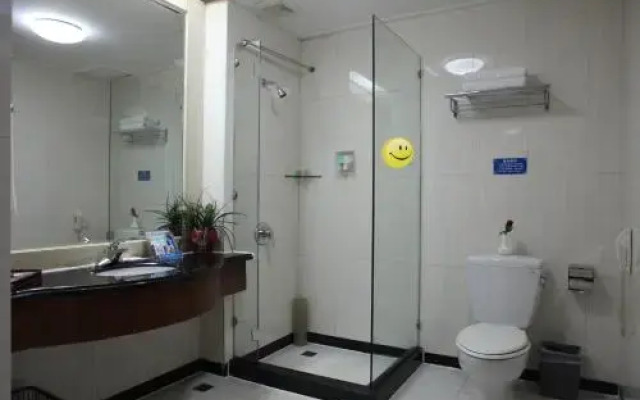 Yicheng Business Hotel - Dalian