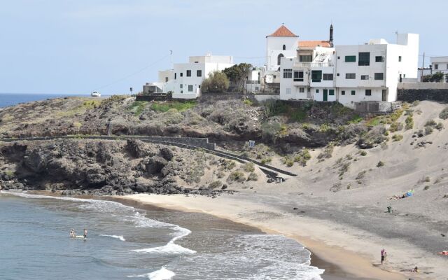 Stunning Apartment in Porís de Abona With Swimming Pool