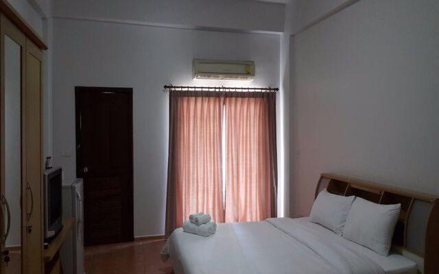 Lomsabai Apartments