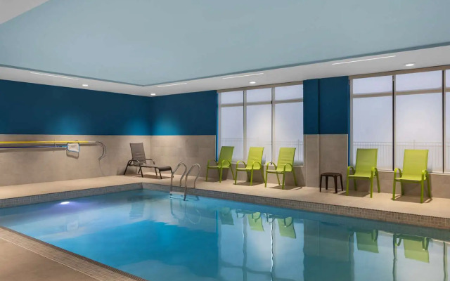 Hampton Inn & Suites by Hilton Orangeville, ON