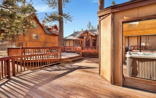 Four Happy Bears Estate #1277