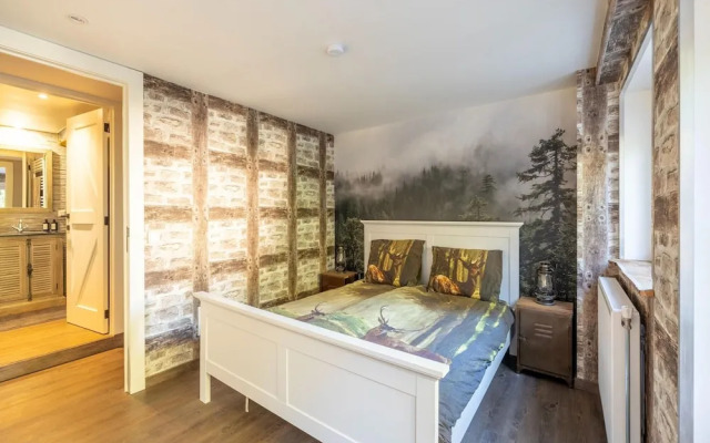 Chalet in La Roche With Garden