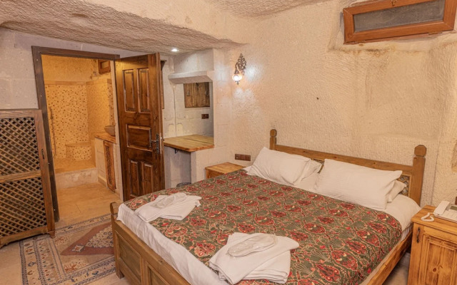 Zeus Cave Suites