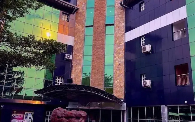 Brick Rock Hotel And Suites