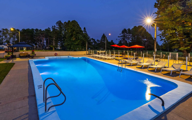 Quality Inn & Suites Garden of the Gulf