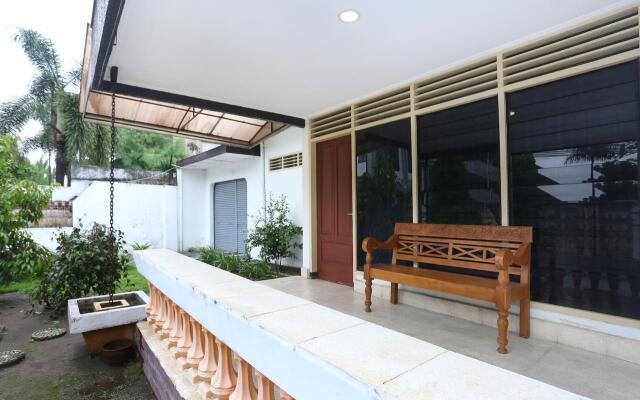 OYO 2268 Tim-tim Homestay SyariahNearUniversitas Gadjah Mada