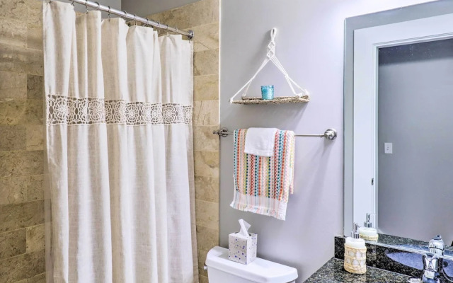 St Louis Apartment: Walk to Eating & Entertainment