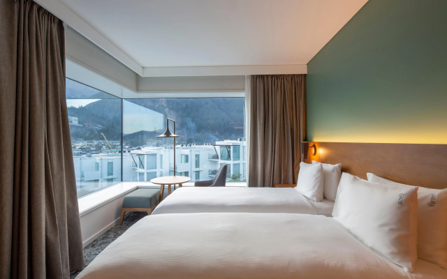 Holiday Inn Express & Suites Queenstown by IHG