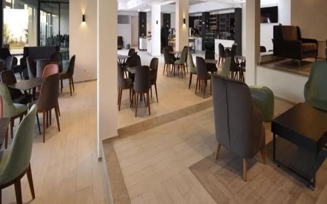 Lescure Business Hôtel and SPA