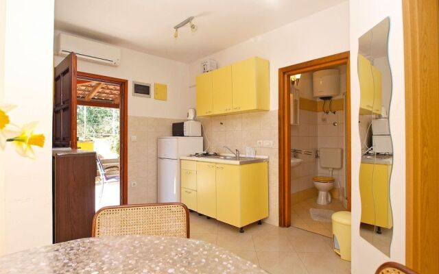 Apartment 1303