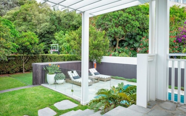 Bronte Pacific Views by Onefinestay