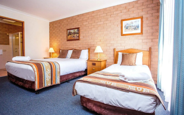 Golden Chain Aalana Motor Inn