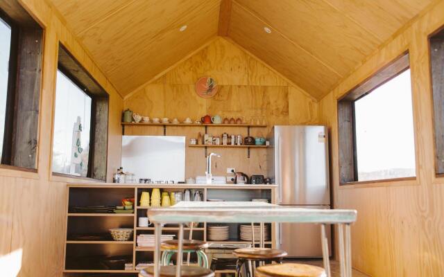 Appleby House & Rabbit Island Huts
