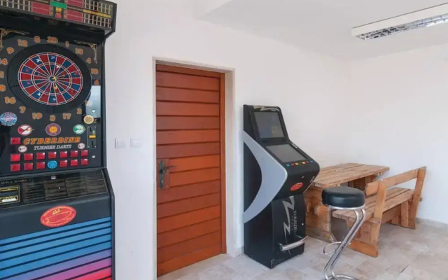 Peaceful Island Haven With Pool, BBQ & Games Area