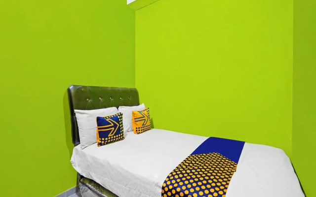 SPOT ON 92786 Homestay Barokah