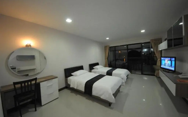 Maeklong Marina Resort