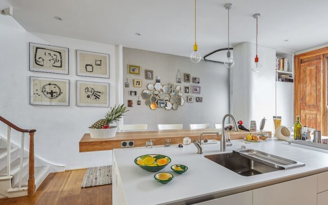 Stylish Family home near Camden