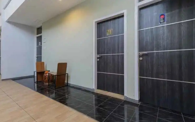 RedDoorz Plus @ Swun Stay Raya Langsep