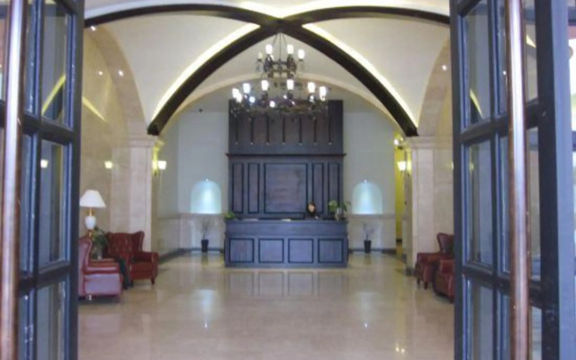 Zhonghui Hotel