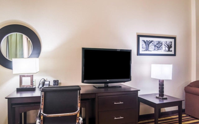 Quality Inn Clute Freeport