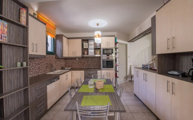 Ioanna's Residence