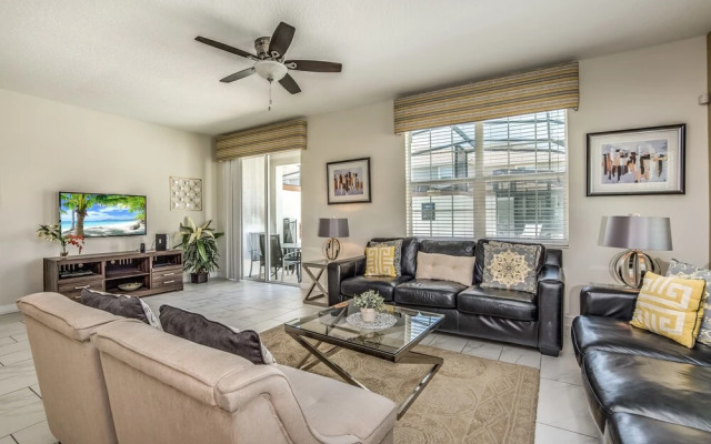 Luxurious Home W/private Pool, Near Disney!