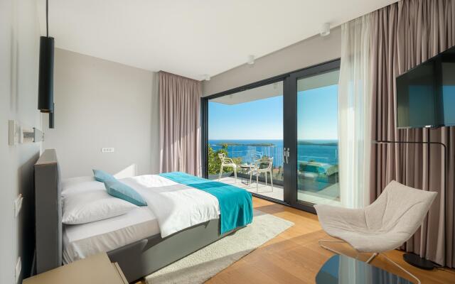 Anabel in Hvar with 4 bedrooms and 4 bathrooms