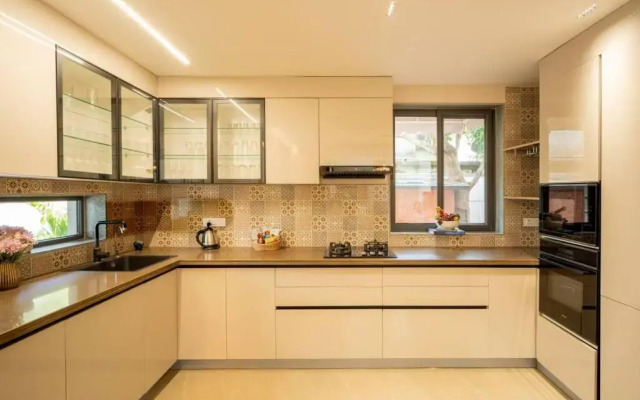 Cloud7 Waves Luxury 4 BHK Villa by Elivaas